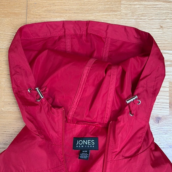 Jones New York Red Rain Jacket Parka in a Pocket with Hood Medium - Picture 15 of 15